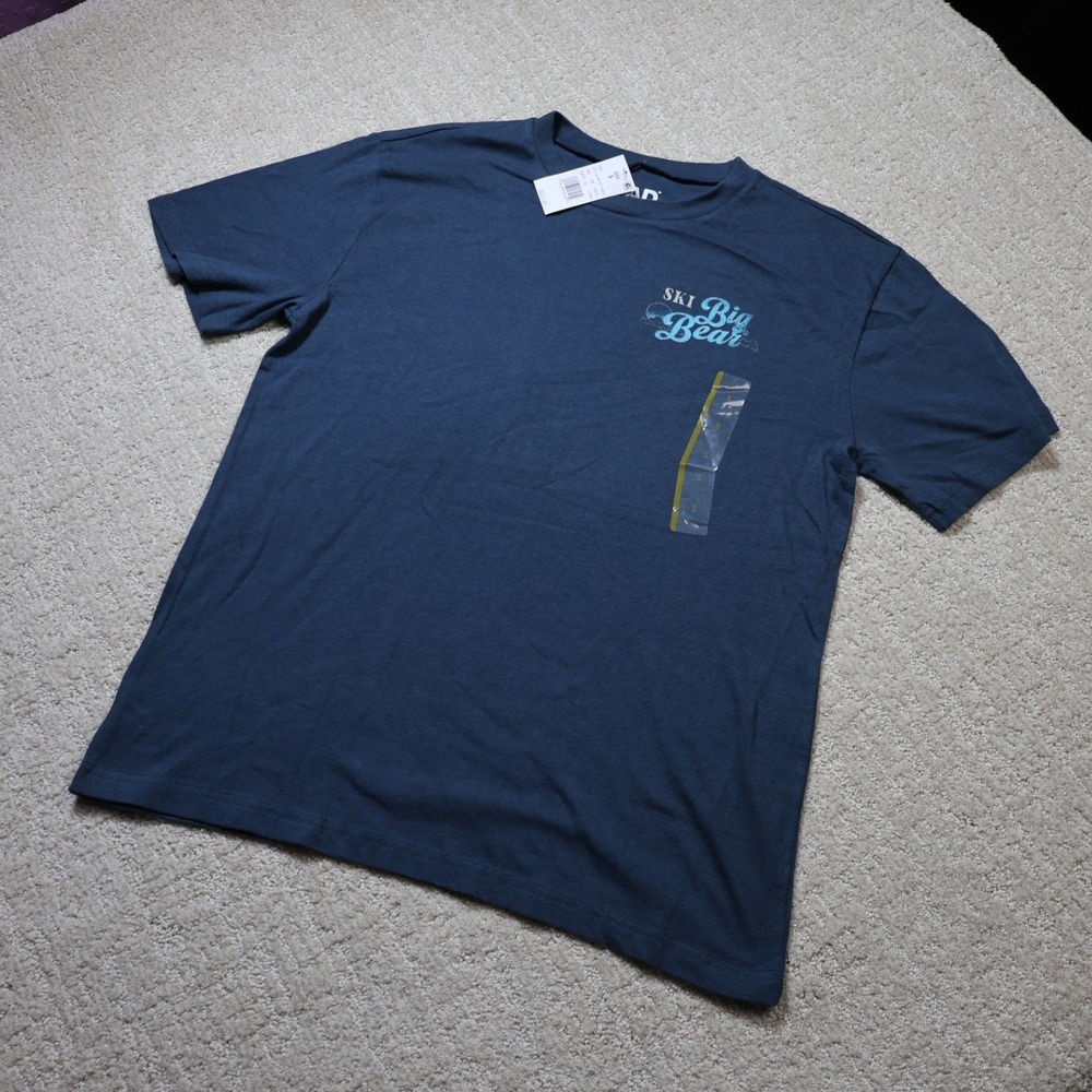 Mad Engine Ski Big Bear Winter Wonderland Graphic Tee Navy Blue Small MEXXPT4MSC